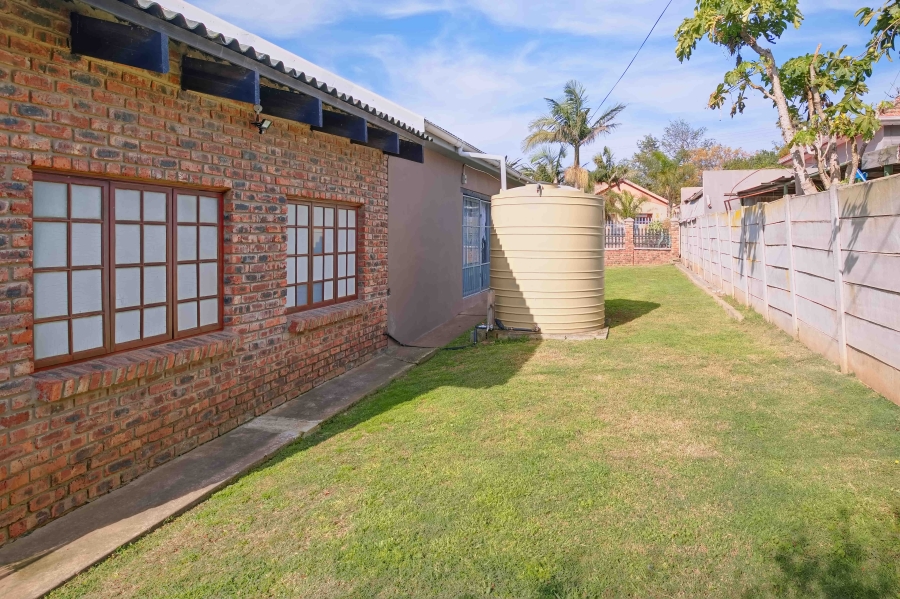 3 Bedroom Property for Sale in Heuwelkruin Eastern Cape